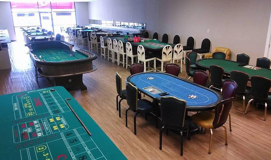 Learn to deal Poker at Casino Gaming School in Las Vegas